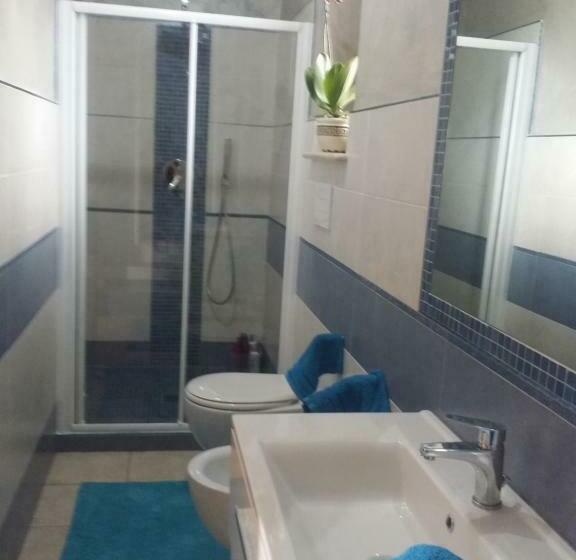 اتاق لوکس با بالکن, Villa G&g