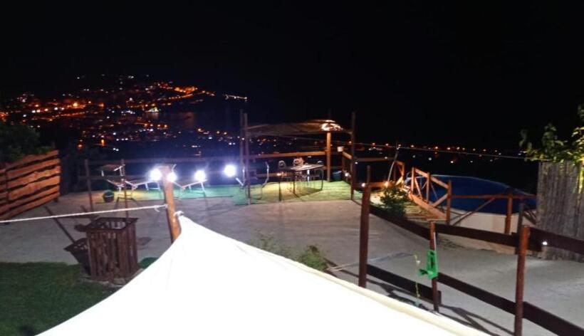 اتاق لوکس, Una Terrazza Sul Mare