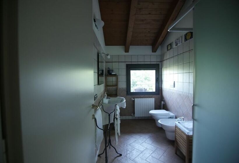 اتاق استاندارد با چشم‌انداز باغ, Quattrocolli B&b