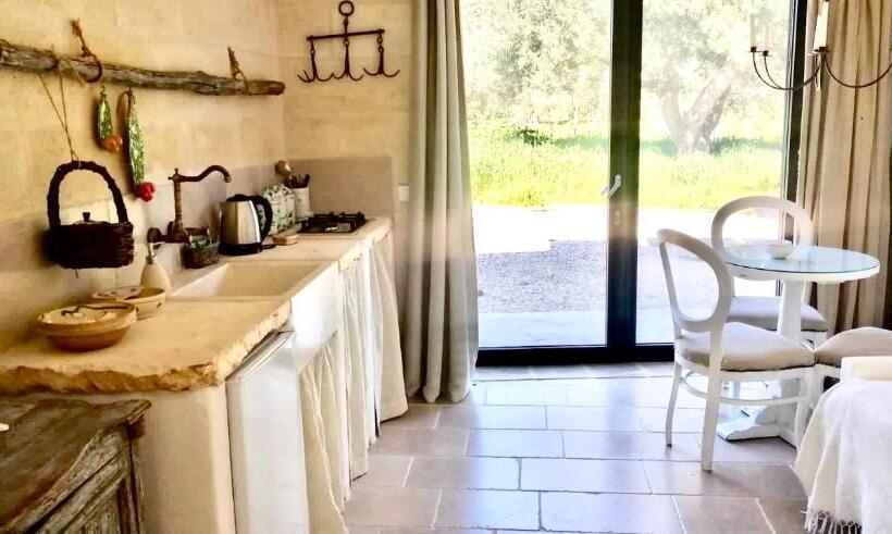 اتاق استاندارد سه نفره, Relais Grottone
