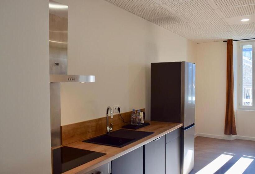 Апартаменты 2 Спальни, Et Appartements Les Platanes