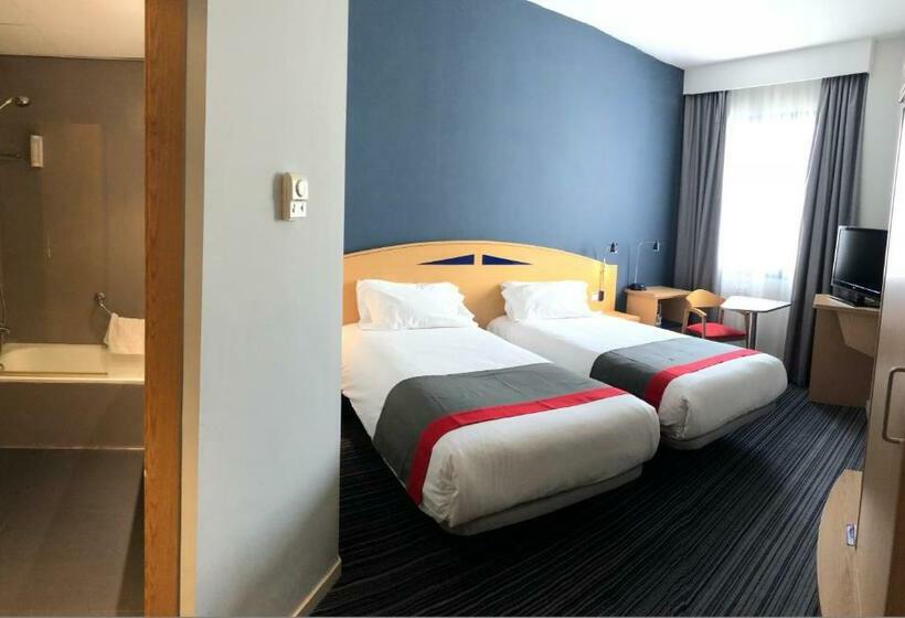 Номер Стандарт, Holiday Inn Express San Sebastian De Los Reyes, An Ihg