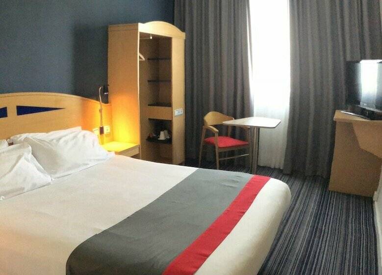 Номер Стандарт, Holiday Inn Express San Sebastian De Los Reyes, An Ihg