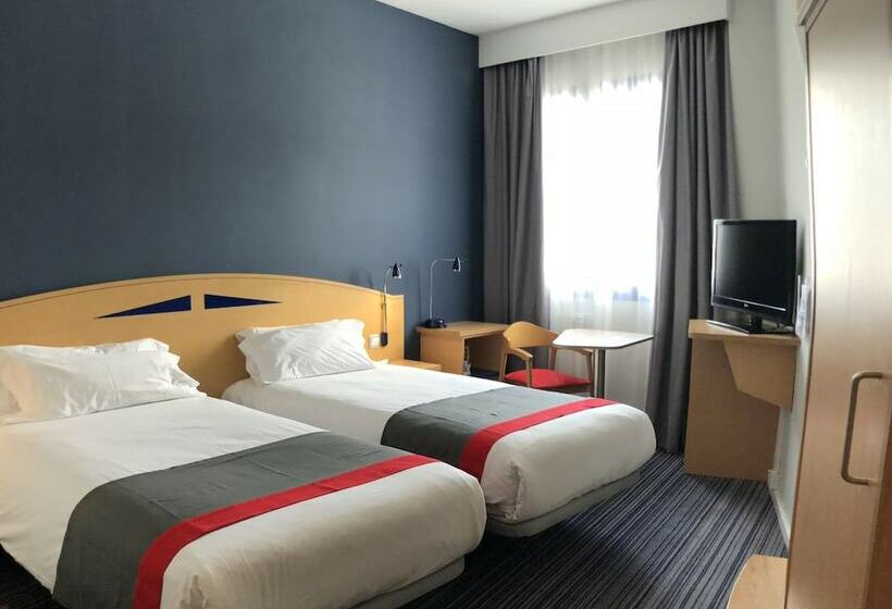 Номер Стандарт, Holiday Inn Express San Sebastian De Los Reyes, An Ihg