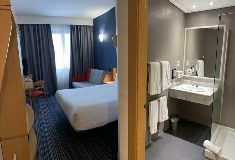 Семейный Номер, Holiday Inn Express San Sebastian De Los Reyes, An Ihg