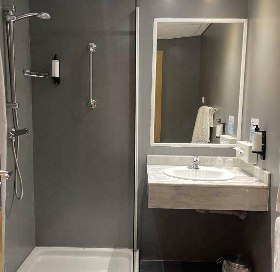Quarto Estandar para Deficientes Físicos, Holiday Inn Express San Sebastian De Los Reyes, An Ihg