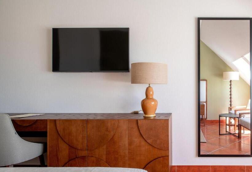 Habitación Estándar Abuhardillada, Puerto Antilla Grand Hotel
