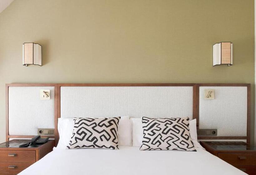 Habitación Estándar Abuhardillada, Puerto Antilla Grand Hotel