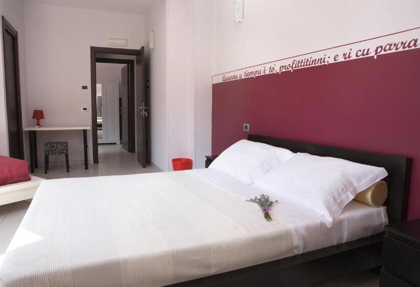 اتاق استاندارد سه تخته با بالکن, B&b Persi Nel Sud