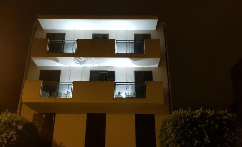 침실 2개 바다 전망 아파트, B&b Al Porticciolo