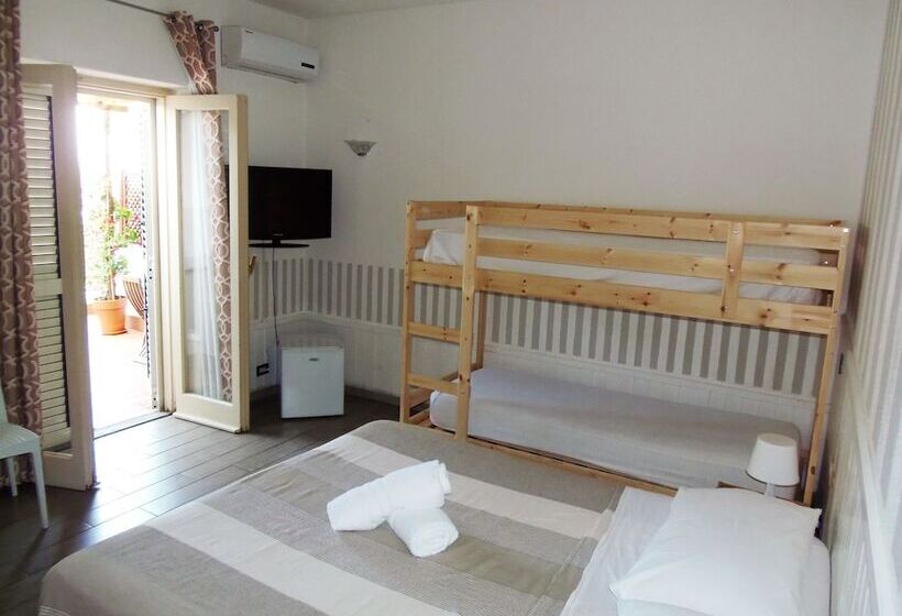 Семейный Номер Боковой Вид на Море, B&b Villa Cinque Pini