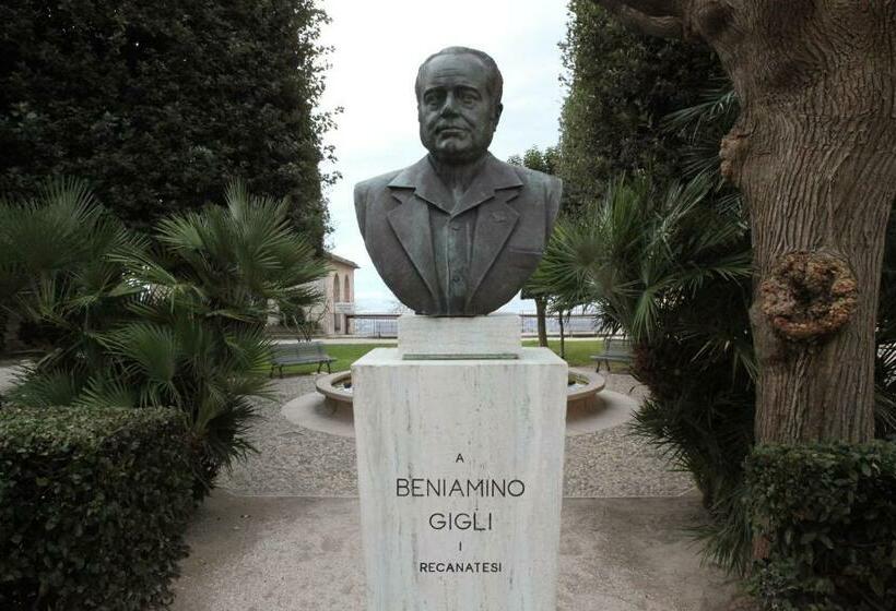 اتاق استاندارد, Recanati Family
