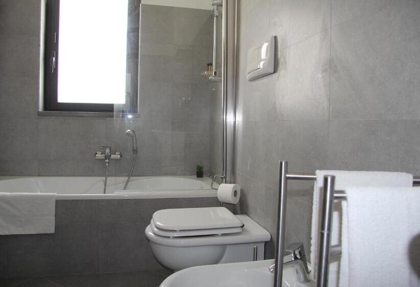اتاق استاندارد با سرویس بهداشتی مشترک, Urban Pop Hostel & Bnb
