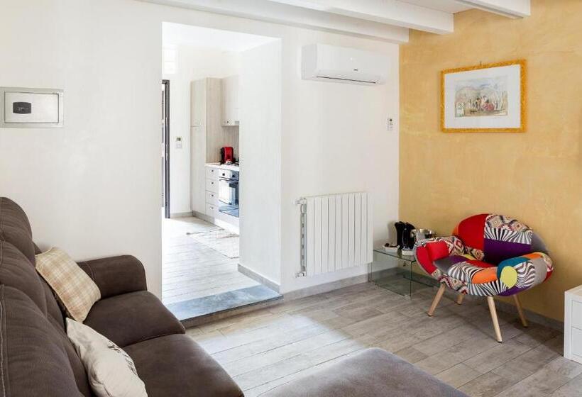 اتاق استاندارد, Scuto Home
