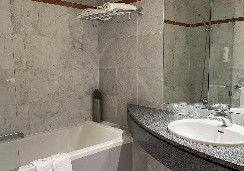Номер Deluxe, Doubletree By Hilton Paris Bougival