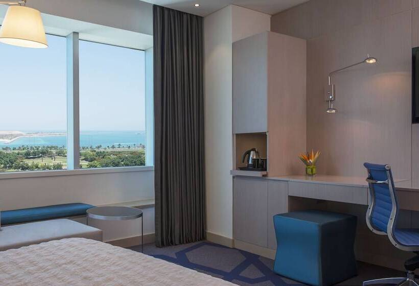Номер Deluxe Вид на Море, Le Royal Méridien Abu Dhabi