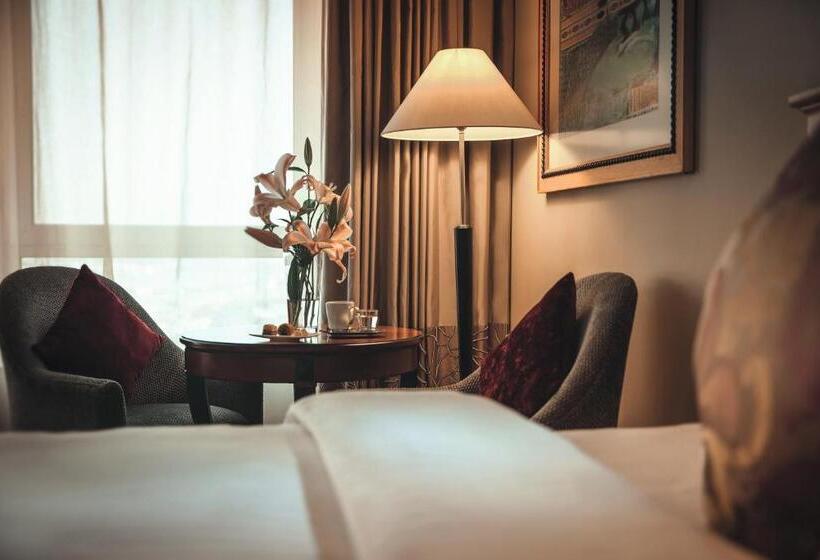 اتاق لوکس با تخت بزرگ, Mövenpick Hotel Doha