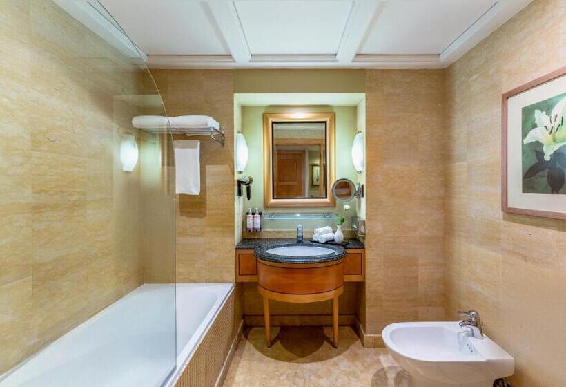اتاق سوپریور, Mövenpick Hotel Doha