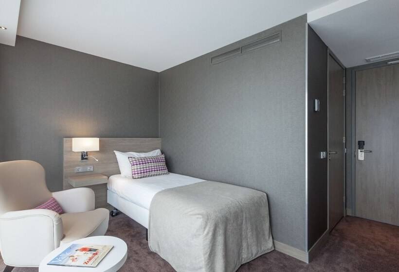 Comfort Single Room, Van Der Valk Hotel Haarlem