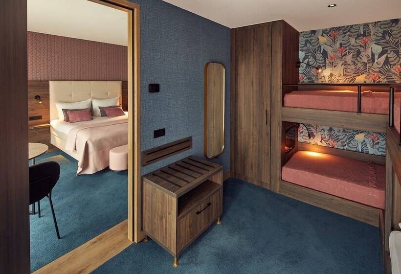 Deluxe Family Room, Van Der Valk Hotel Haarlem