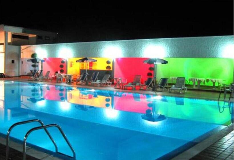 اتاق استاندارد سه نفره, Belvedere Hotel Club