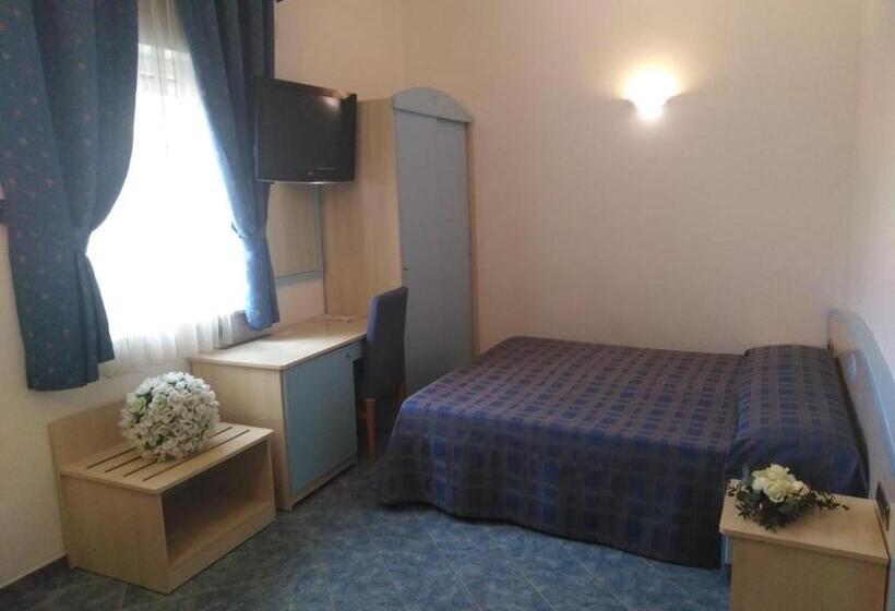 اتاق استاندارد سه نفره, Belvedere Hotel Club