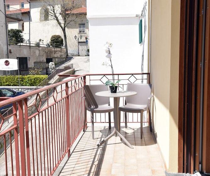 Номер Superior, Relais Milo