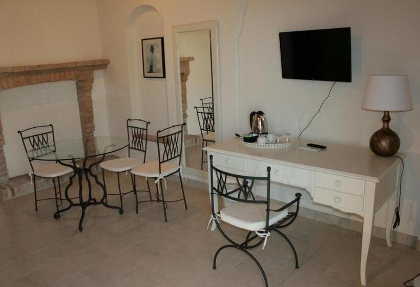 Люкс Deluxe Кровать Кинг, Il Filaro Del Castello Di San Basilio