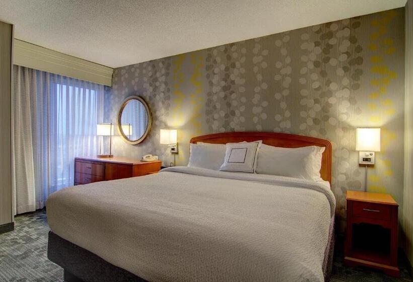 Люкс Кровать Кинг, Courtyard By Marriott Tysons Mclean