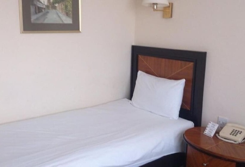 اتاق استاندارد یک نفره, Europa Gatwick Hotel & Spa