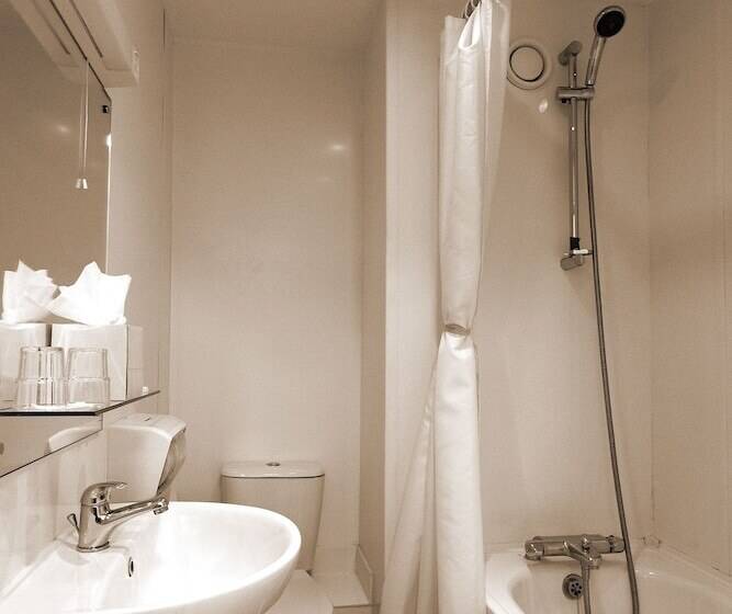 اتاق اجرایی, Europa Gatwick Hotel & Spa