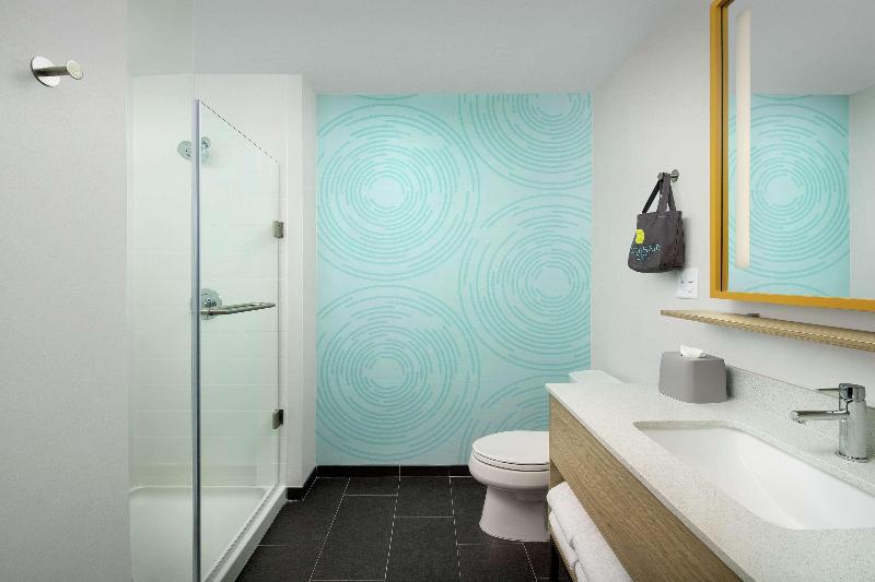 اتاق استاندارد, Europa Gatwick Hotel & Spa