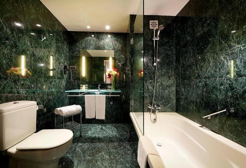 Quarto Triplo Estandar, Eurostars Lisboa Parque