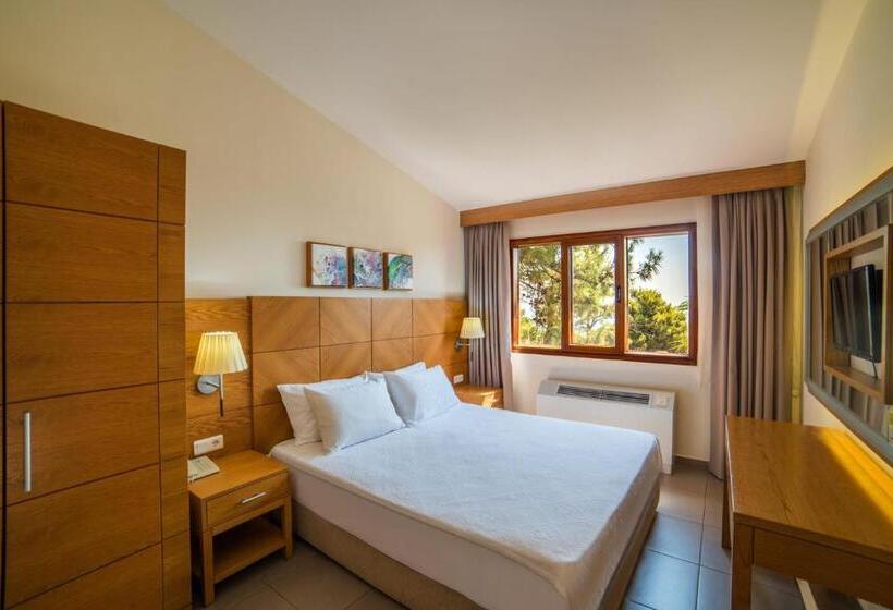Номер Клуб, Pine Bay Holiday Resort