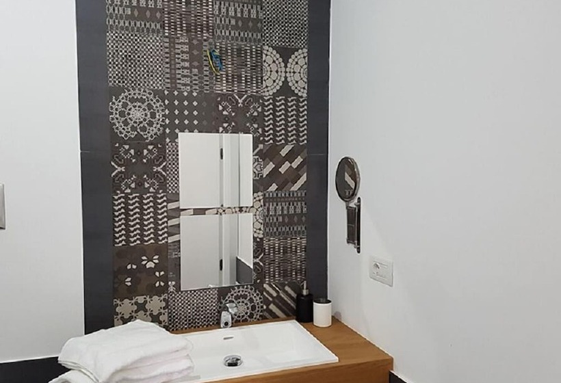 1 Bedroom Deluxe Apartment Sea View, Addimuru