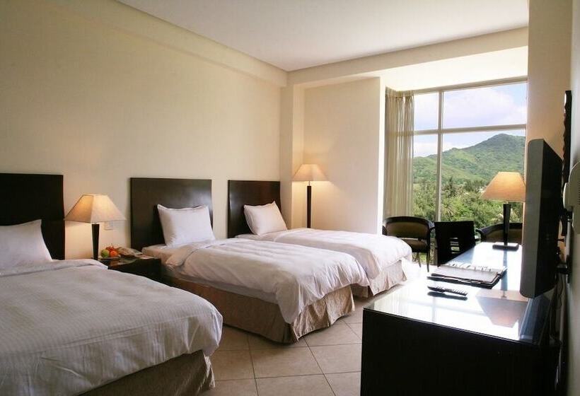 اتاق خانوادگی با چشم‌انداز کوه, Chateau Beach Resort Kenting