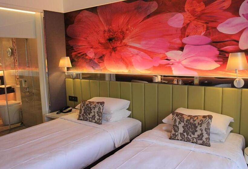 اتاق استاندارد با چشم‌انداز کوهستان, Chateau Beach Resort Kenting