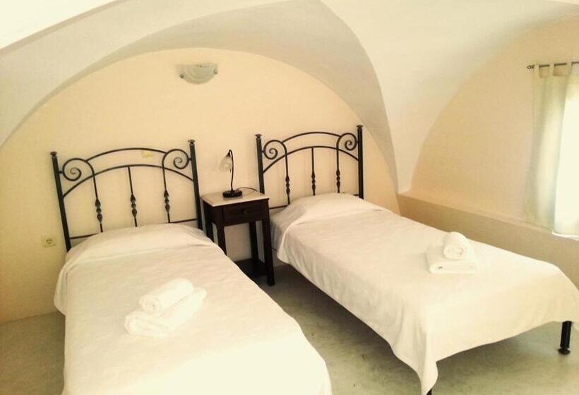 اتاق استاندارد چهارنفره با بالکن, Costa Marina Villas
