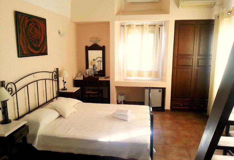 اتاق استاندارد چهارنفره با بالکن, Costa Marina Villas