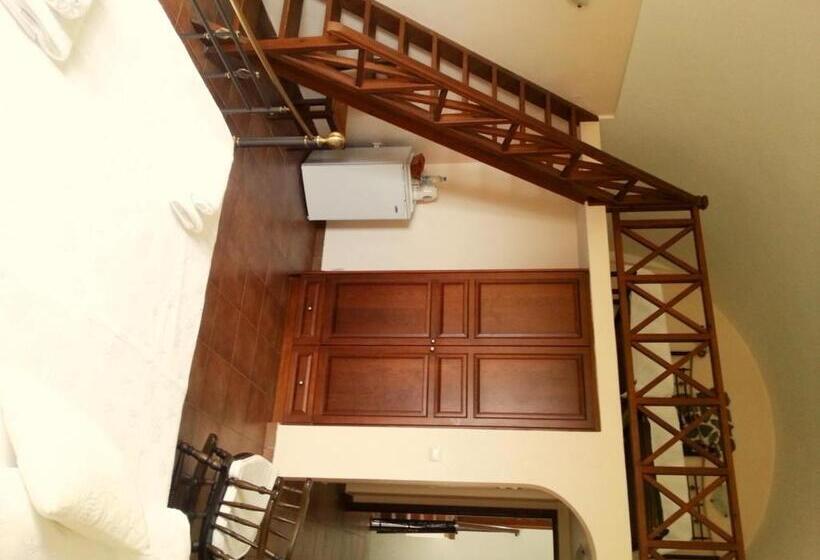 اتاق استاندارد چهارنفره با بالکن, Costa Marina Villas