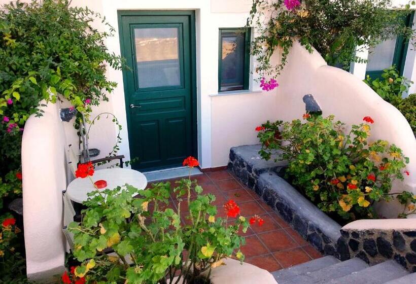 اتاق استاندارد سه نفره, Costa Marina Villas