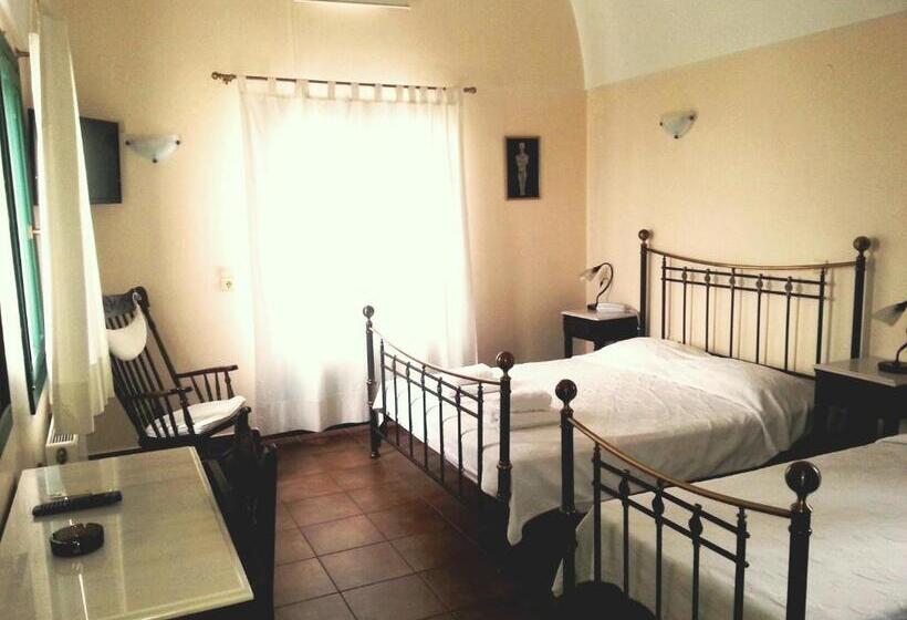 اتاق استاندارد سه نفره, Costa Marina Villas