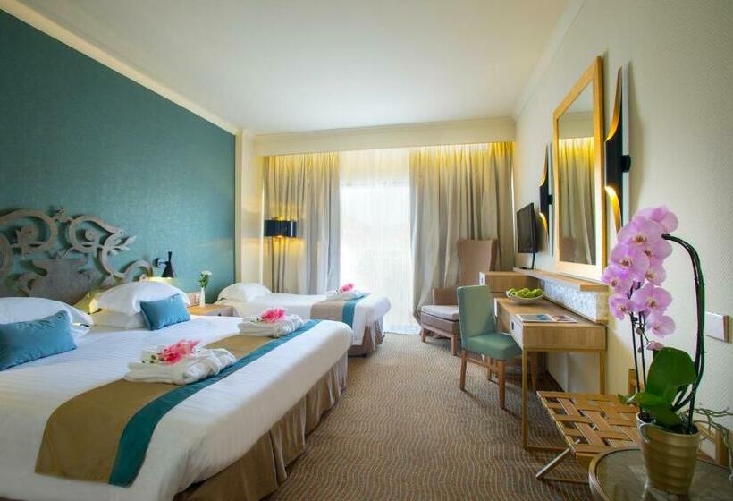 景色の見えるデラックスルーム, The Grandresort   Limited Edition By Leonardo Hotels