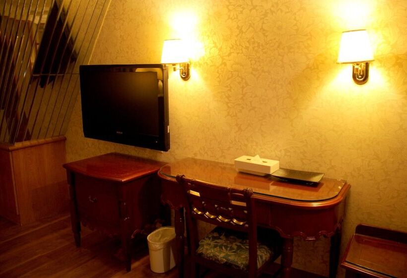اتاق استاندارد سه نفره, Meadow Hotel Taipei