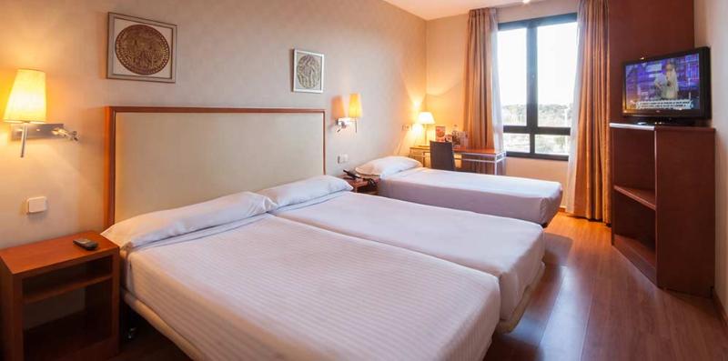 스탠다드 트리플 룸, Th Boadilla