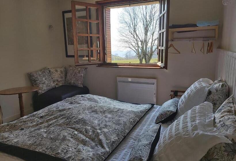 Номер Стандарт Вид на Горы, Ferme Auberge Linossier