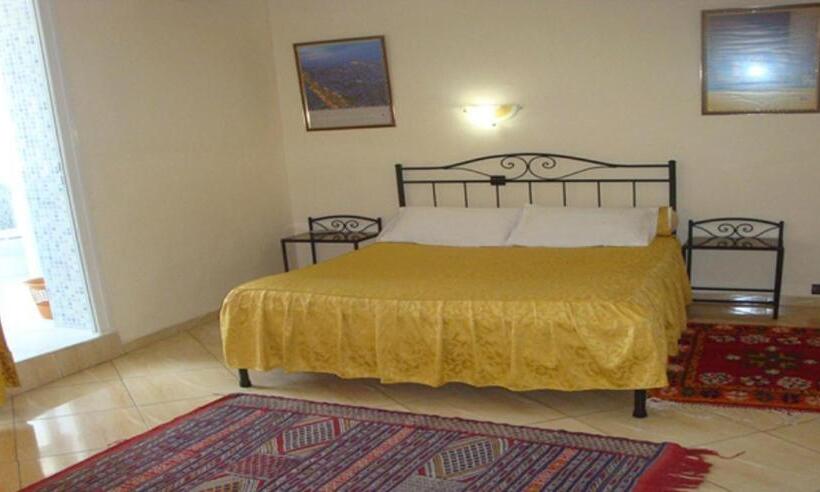 Номер Стандарт, Hôtel Petite Suède