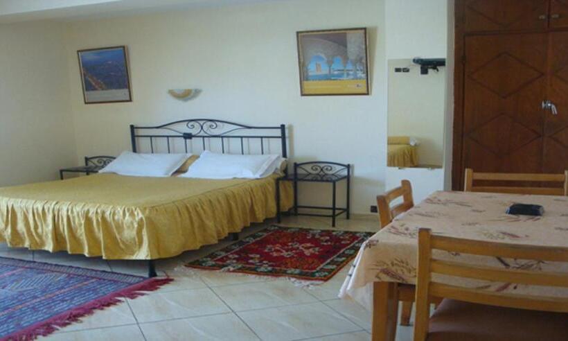 Семейный Номер, Hôtel Petite Suède