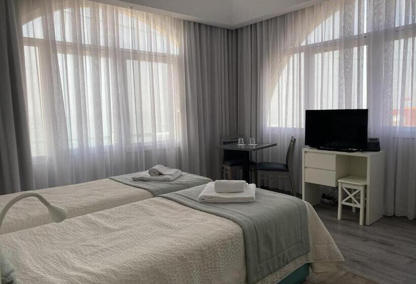اتاق پرمیوم با چشم‌انداز دریا, Golden Beach Guest House & Rooftop Bar