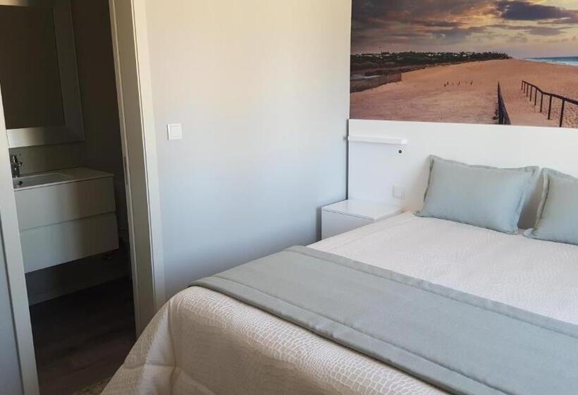 اتاق لوکس با چشم‌انداز دریا, Golden Beach Guest House & Rooftop Bar